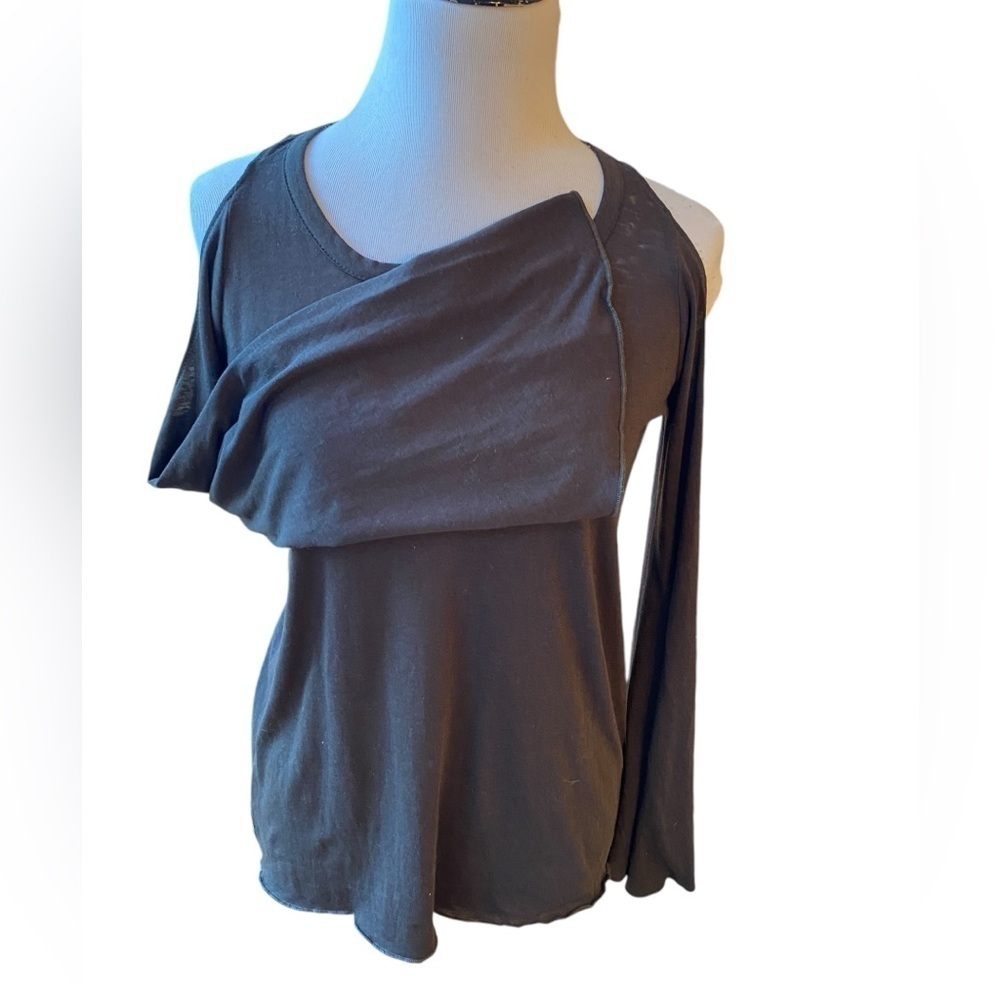 Chaser Women's Bell Sleeve Cut Out Top Dark Charcoal Gray Raw Hem Size X-Small